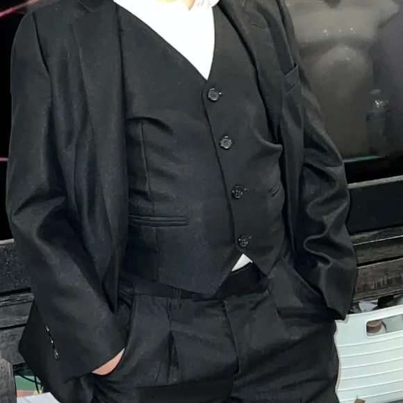 elegant suit for boys